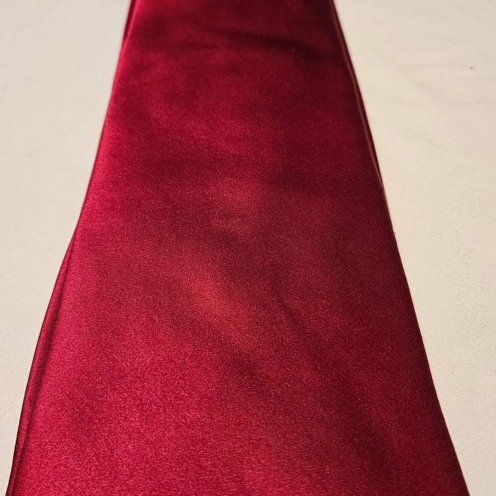 Red silk tie - Picture 4 of 6